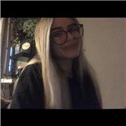 Chemie Lehramtsstudentin, die Kinder und Jugendliche in allen Altersgruppen unterrichtet